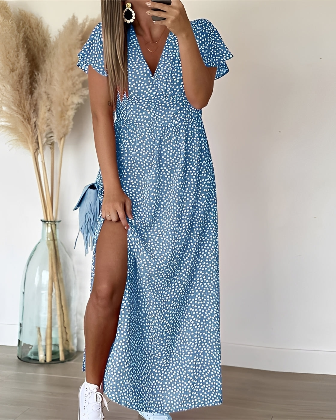 Tina - Stilvolles Kleid mit Schlitz